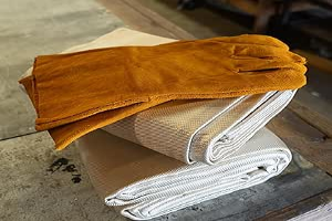 Supa Ant 2pcs. Welding Blanket (6ftx8ft) 538°C Heat Tolerance with Welding Gloves - Welding Fire Blanket Welding Tools - Fiberglass Welding Blanket - Heavy Duty Weld Blanket - Emergency Blanket